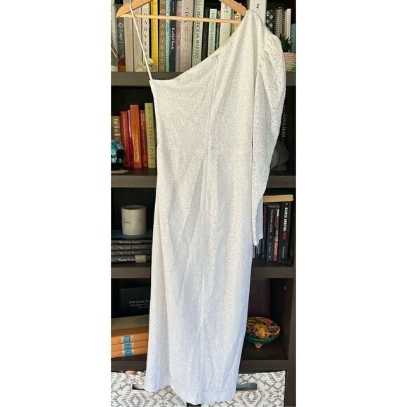 NWT Gigii’s Snowy Sequin Dress In White Size Medium MSRP $461 - Picture 4 of 11